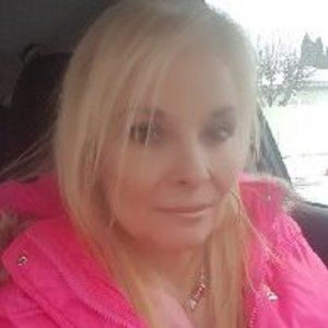 Meet your Posher, Dena